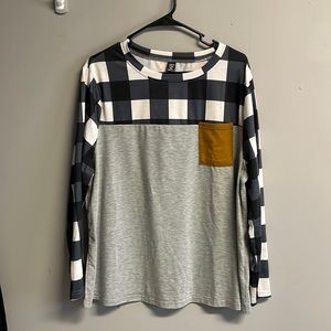 🌸3/$15🌸 Buffalo plaid top